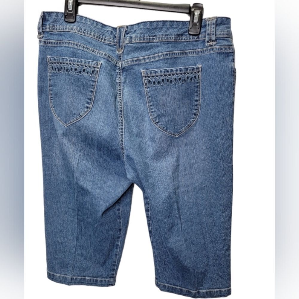 Gloria Vanderbilt size 16 blue denim jean shorts embellished * - Picture 2 of 10